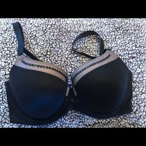 Victoria’s Secret “Fabulous” demi bra size 32DD